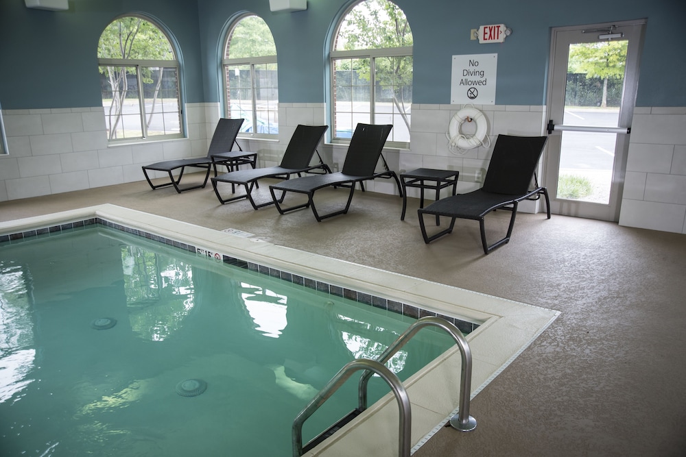 Holiday Inn Express Hotel And Suites Lexington Downtown University 3/47