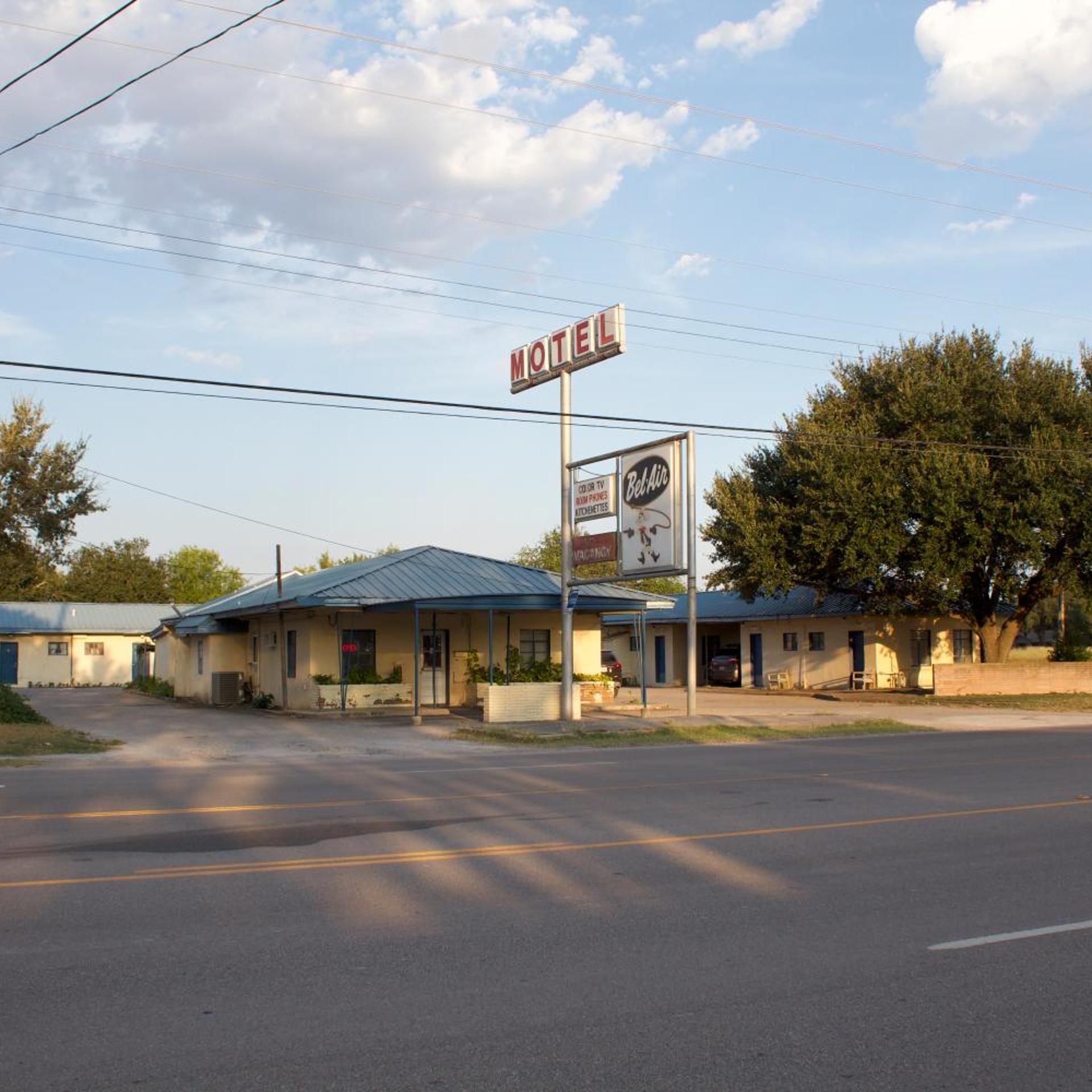 Bel-Air Motel 15/23