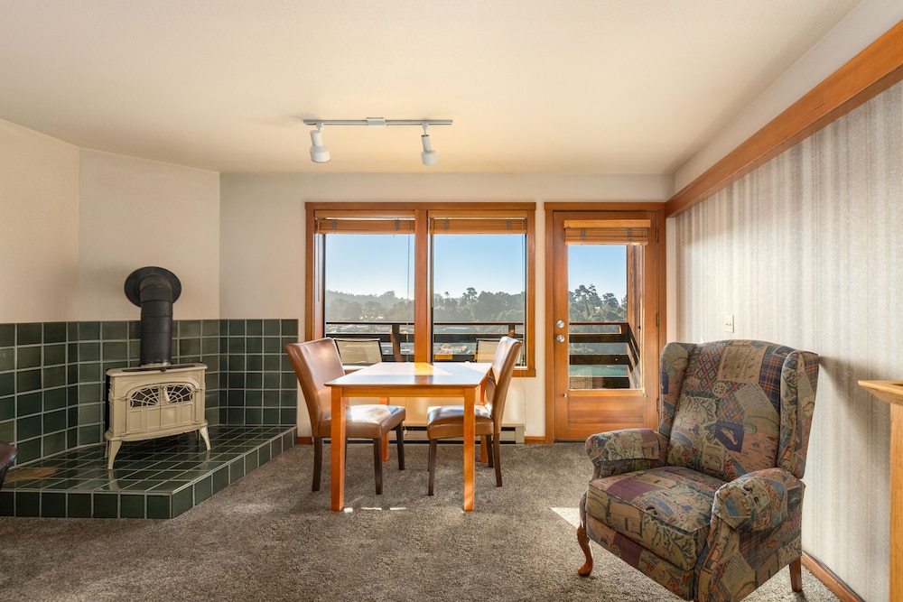 Harbor Lite Lodge 26/50