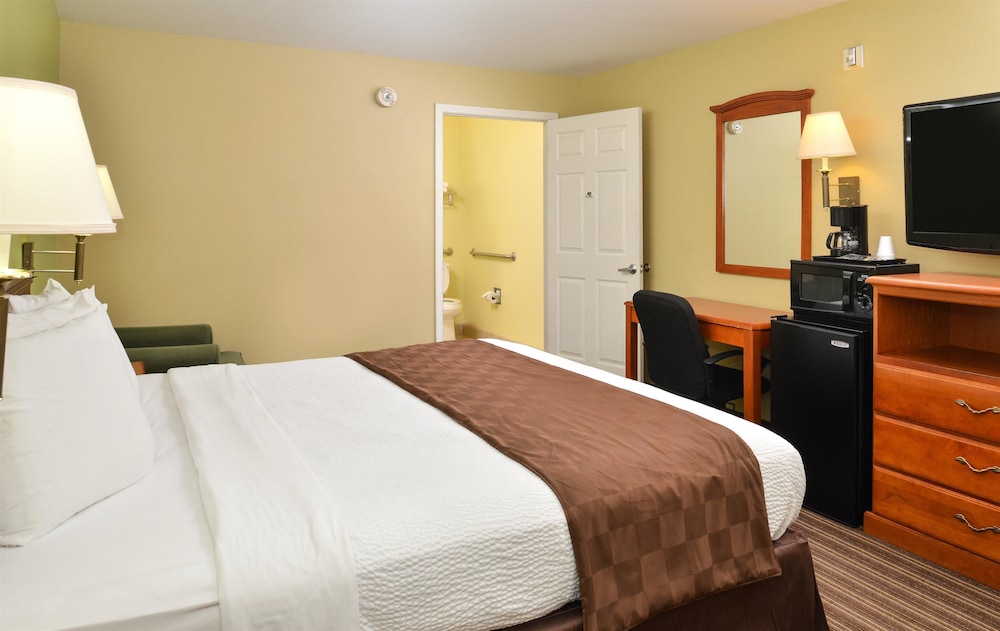 Americas Best Value Inn And Suites University Avenue 12/18
