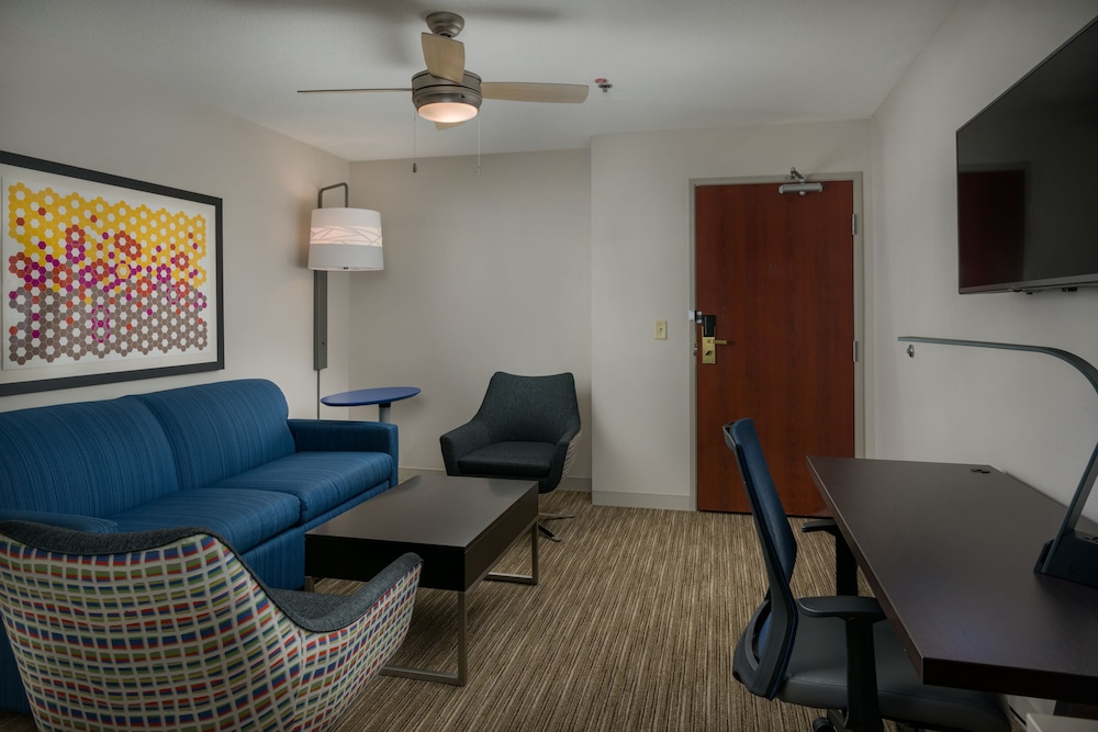 Holiday Inn Express Hotel And Suites Lawrence 33/48