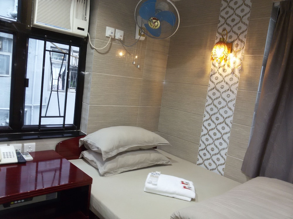 Aashiana Hotel 22/33