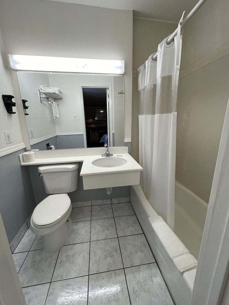 Hollywood Guest Inn 23/23