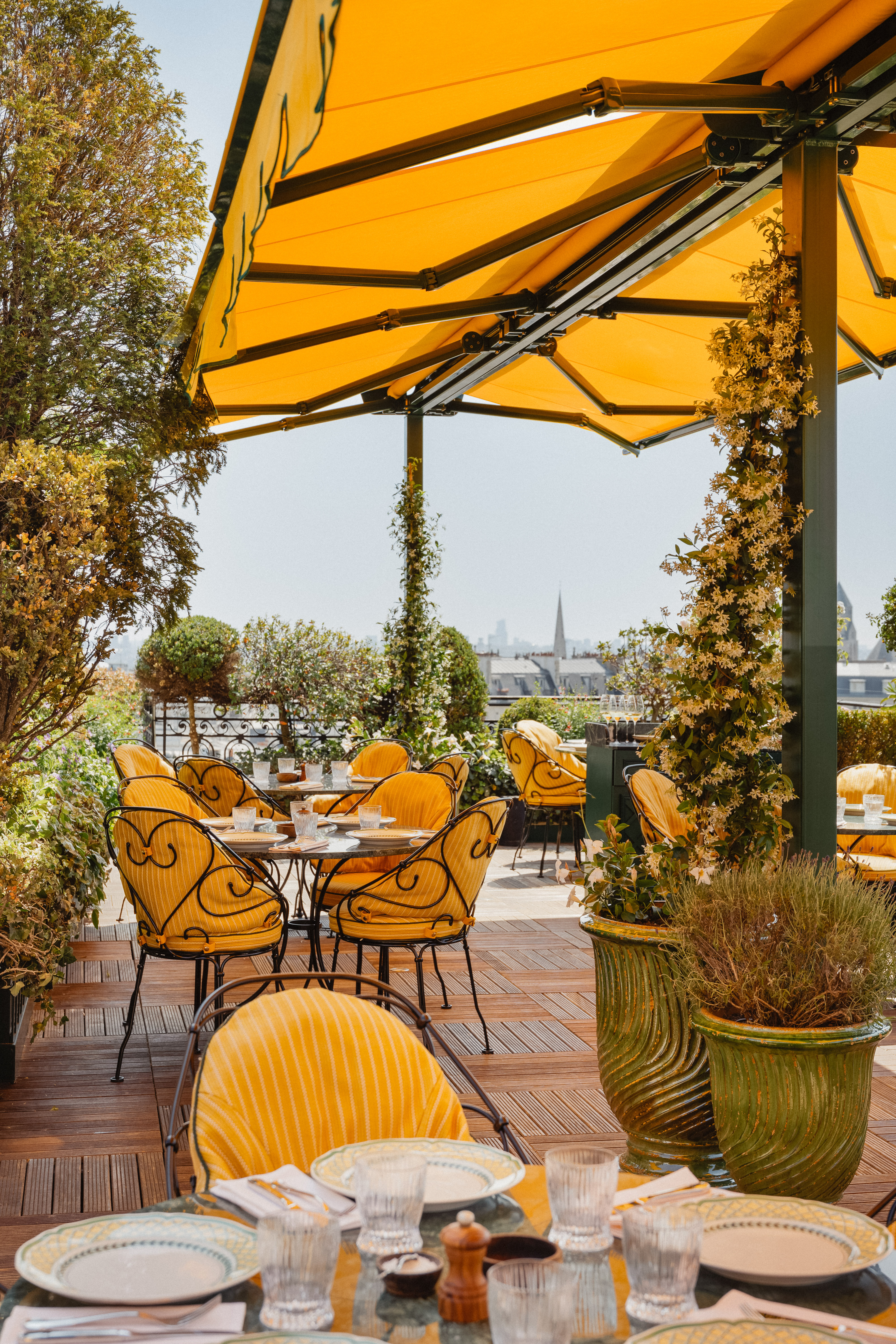 HOTEL RAPHAEL 67/80