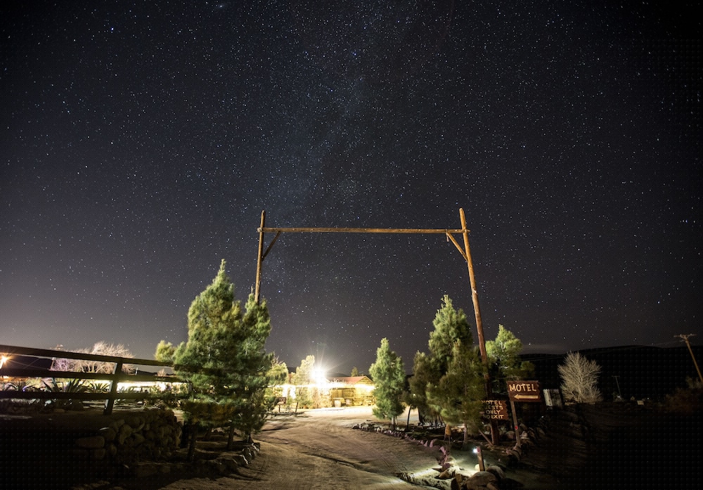 Pioneertown Motel 49/53