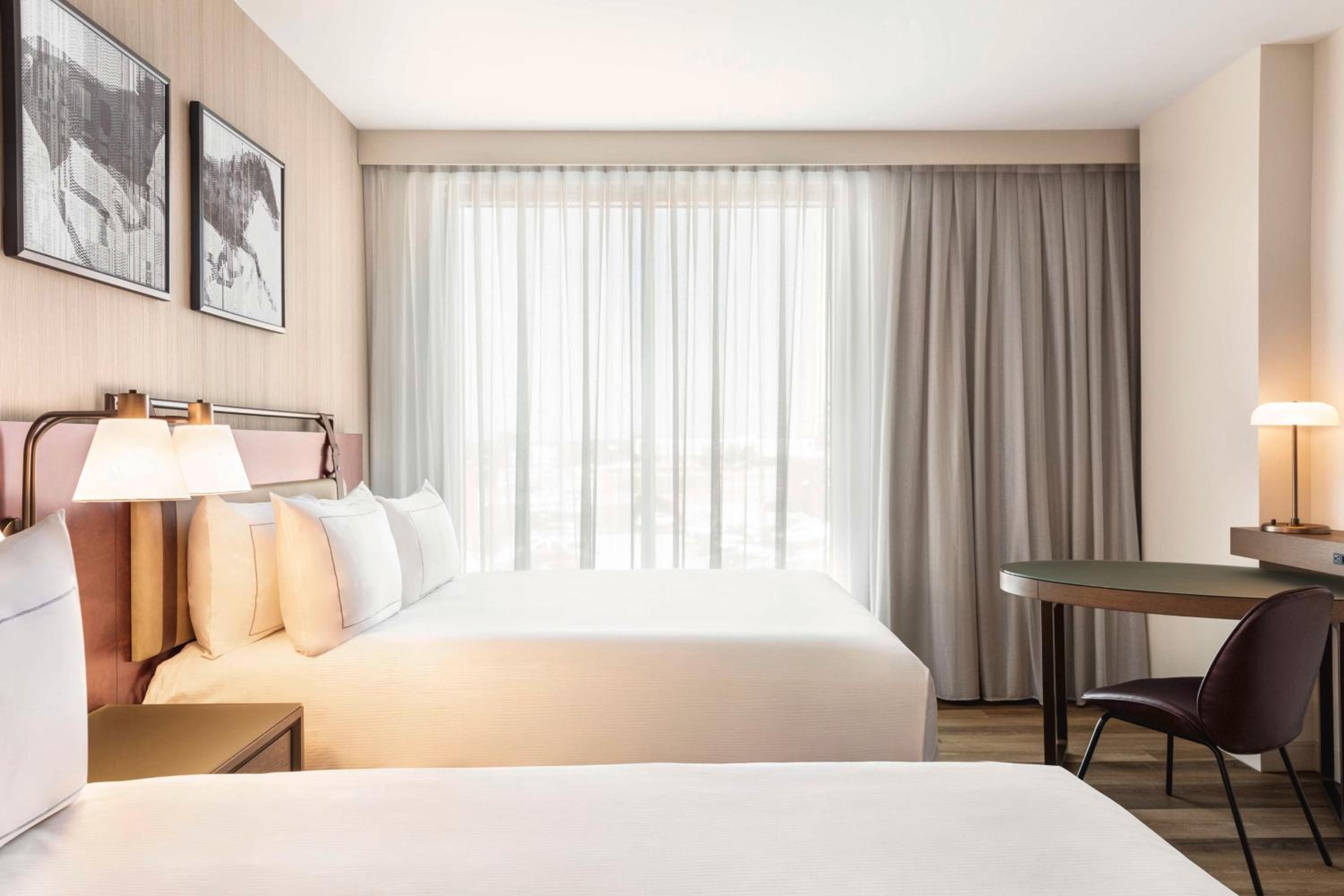1 Bedroom, Suite, King Bed, 1.5 Bathrooms