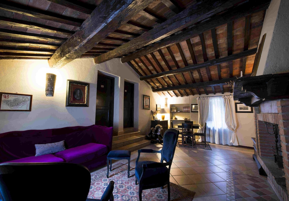 Relais Borgo San Faustino 33/50