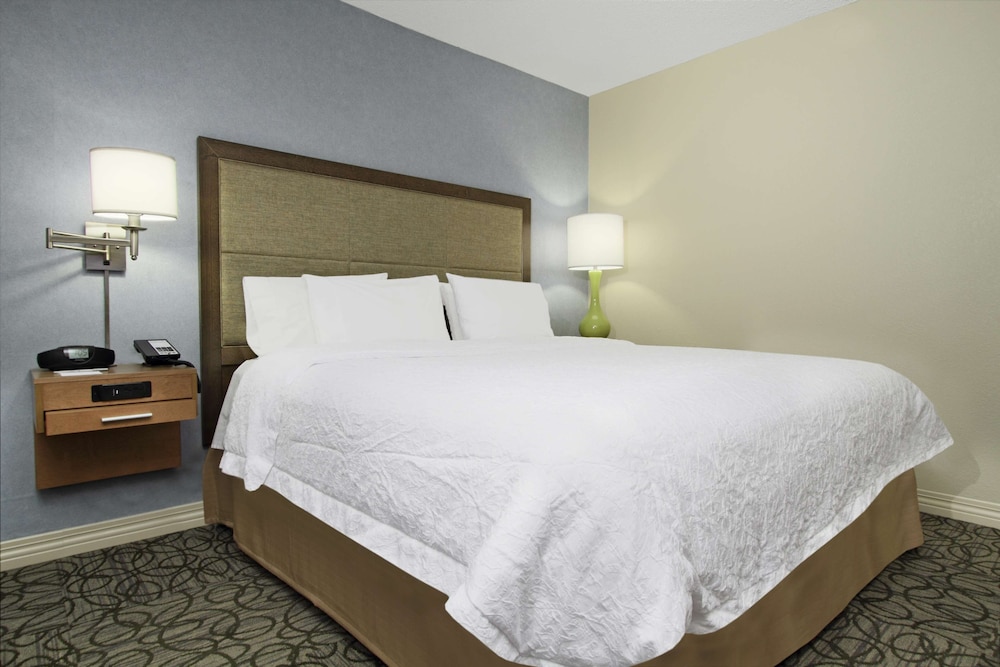 Hampton Inn Austin/Airport Area South 10/32