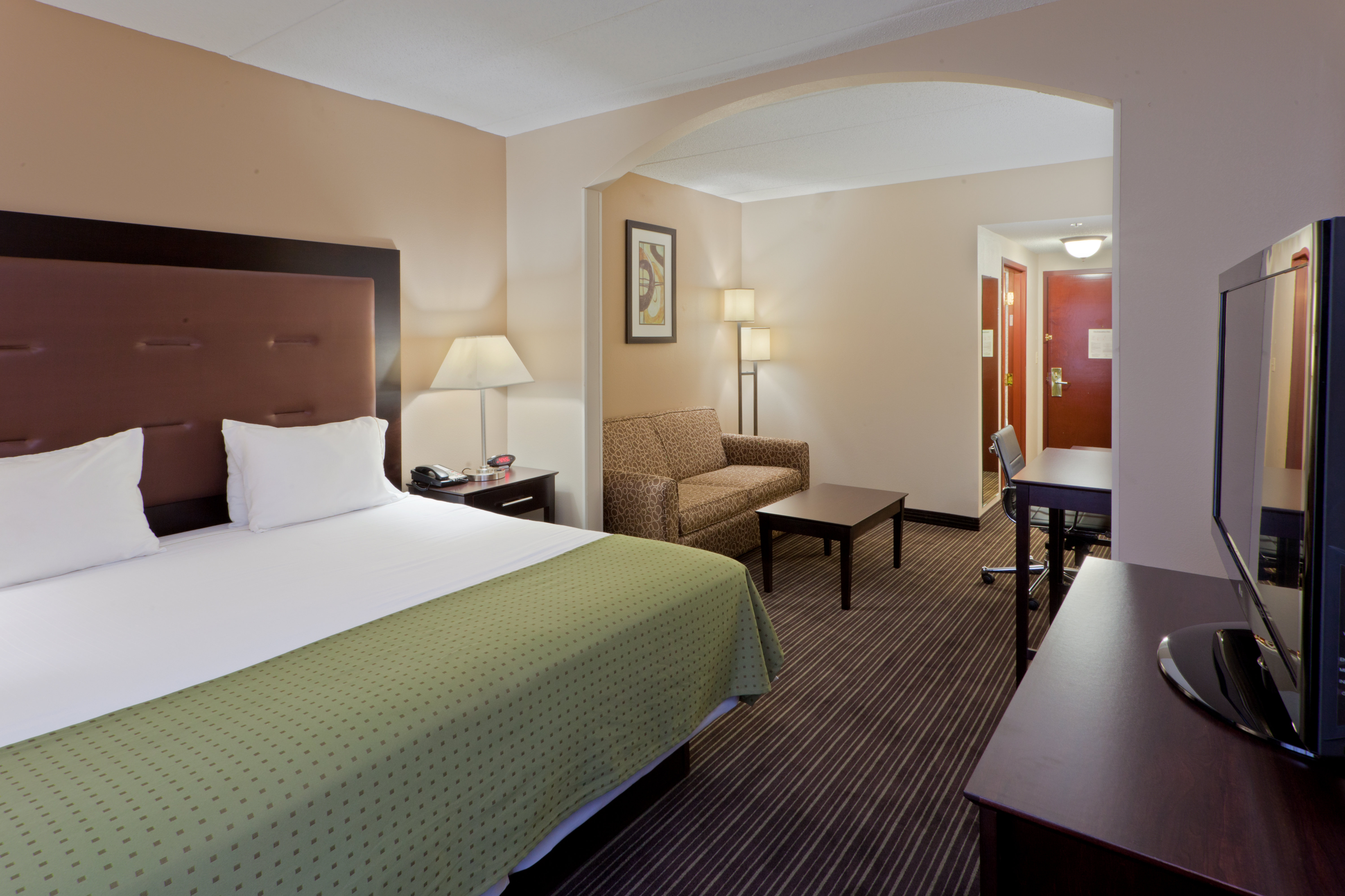 Holiday Inn Express Hotel And Suites Charleston Southridge 11/50