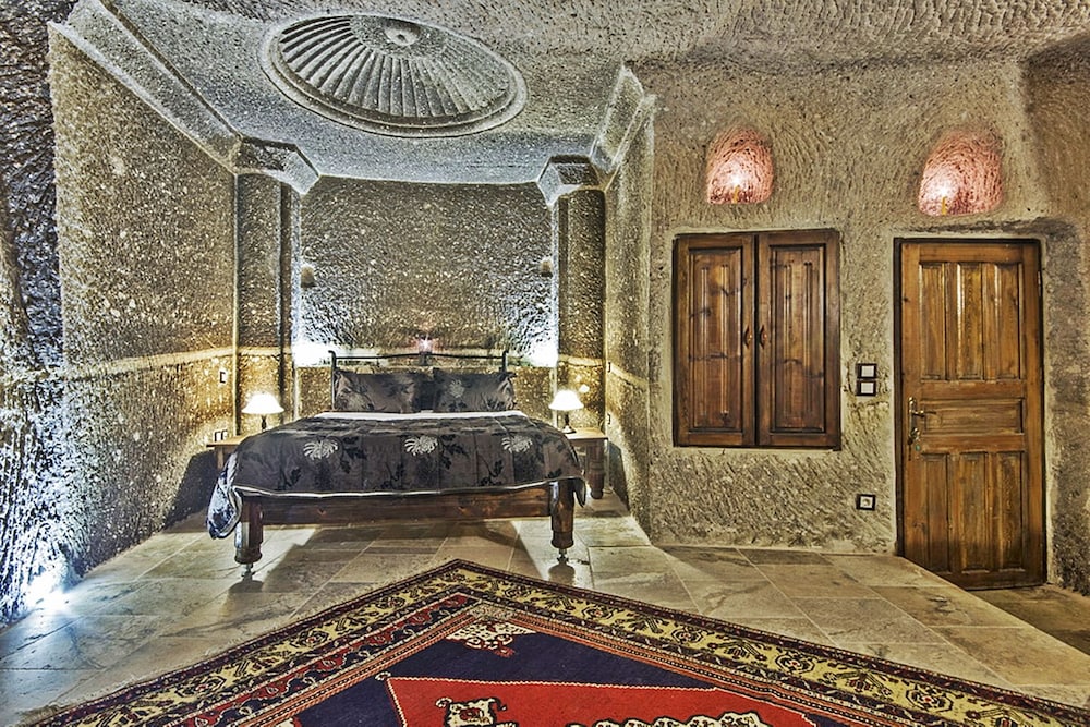 Antique Terrace Suites 21/50