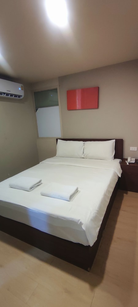 STANDARD, DOUBLE BED, NO WINDOW