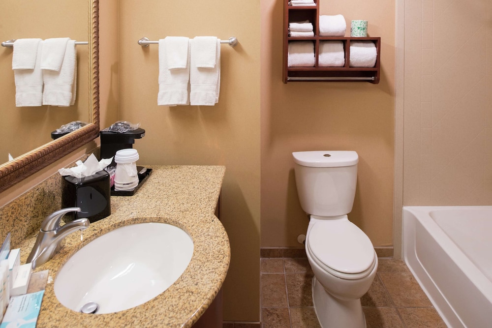 Hampton Inn & Suites Rifle 37/49