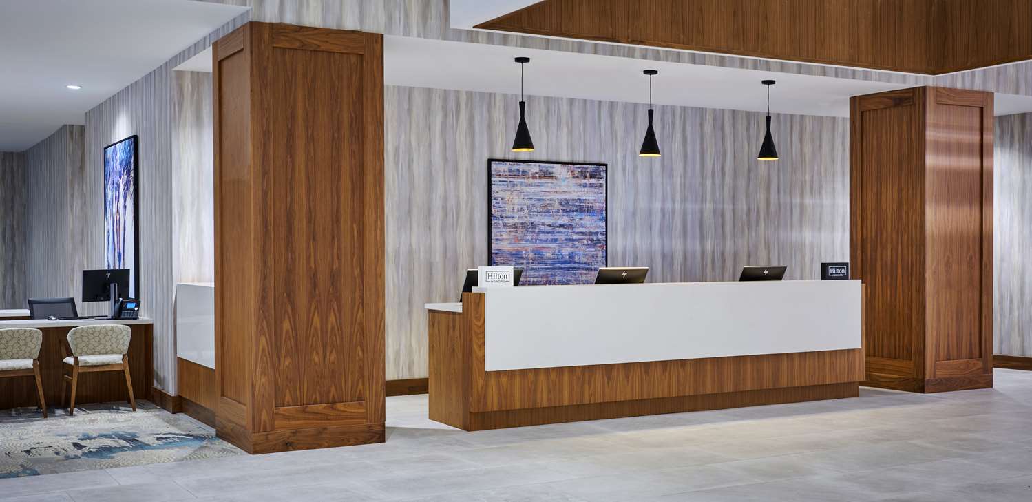 DoubleTree by Hilton Windsor Hotel & Suites 4/17
