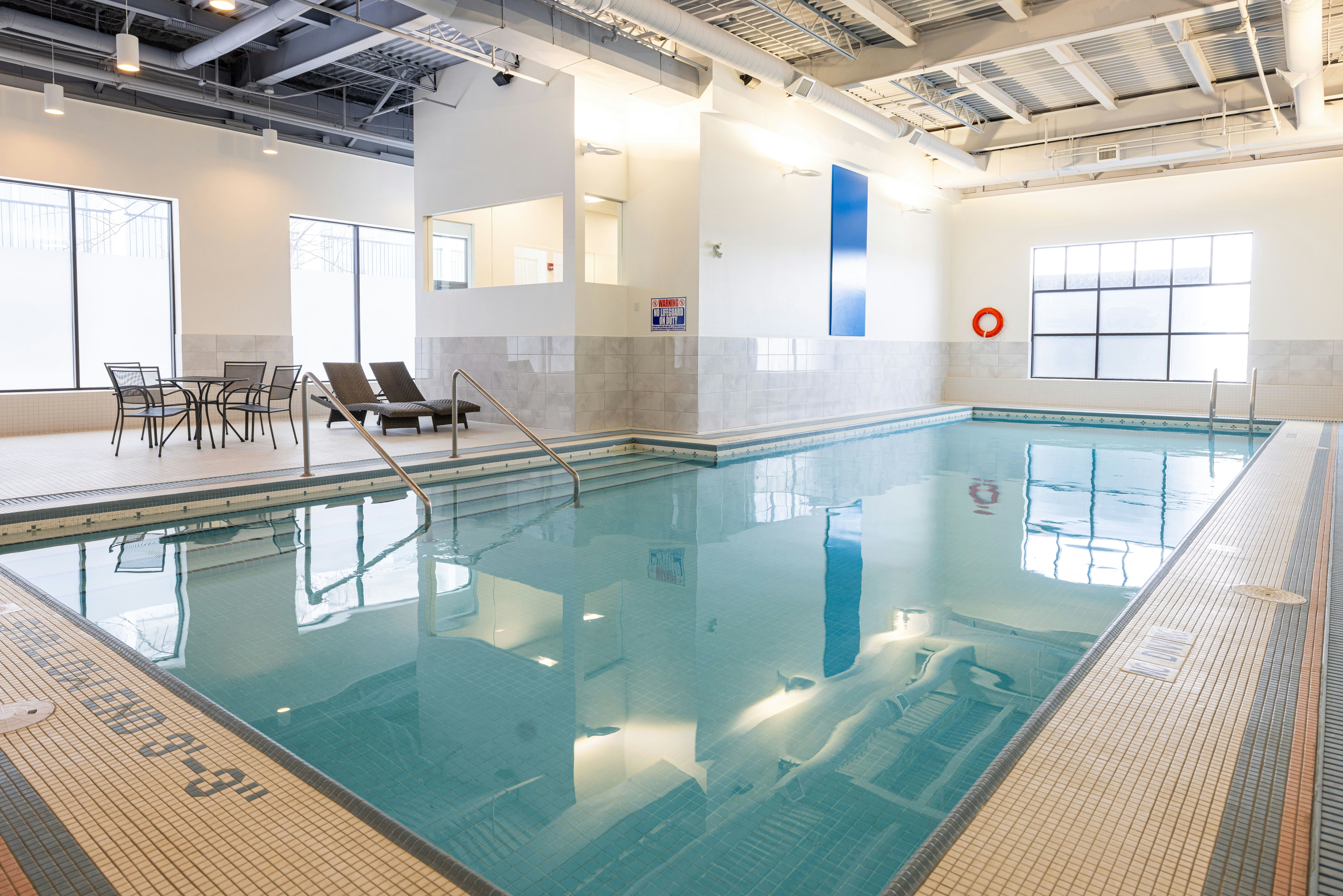 DoubleTree by Hilton Calgary North 8/33
