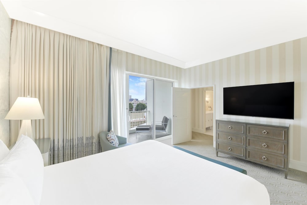 Beverly Hills, Retreat, Suite, King Bed
