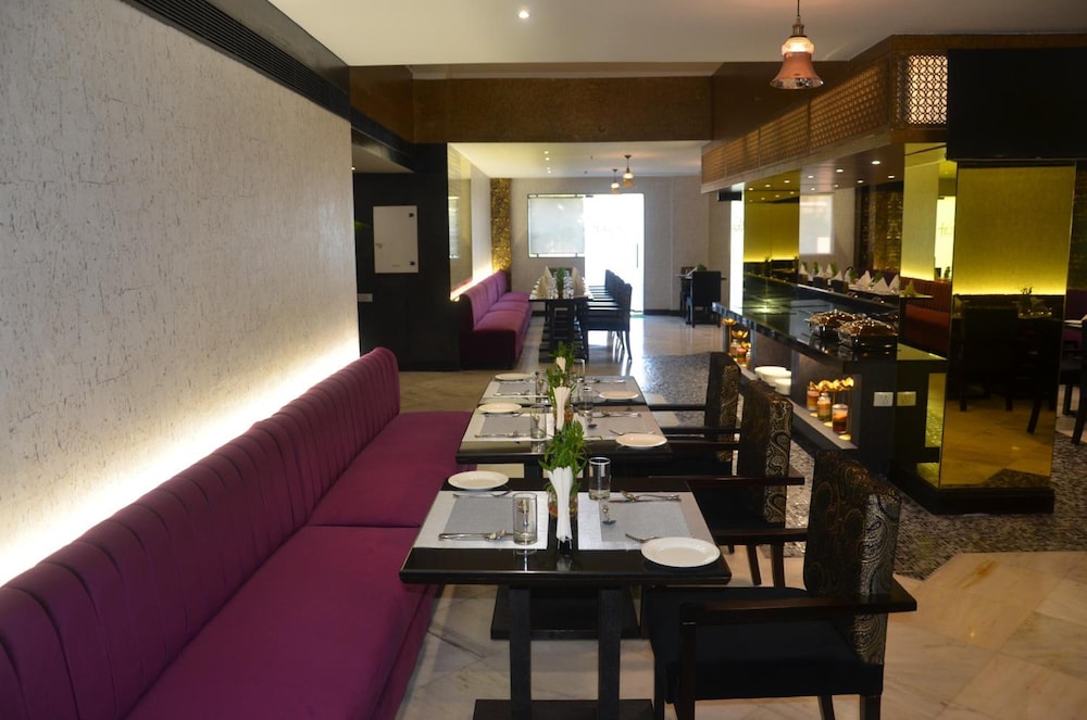 VESTA MAURYA PALACE 52/67