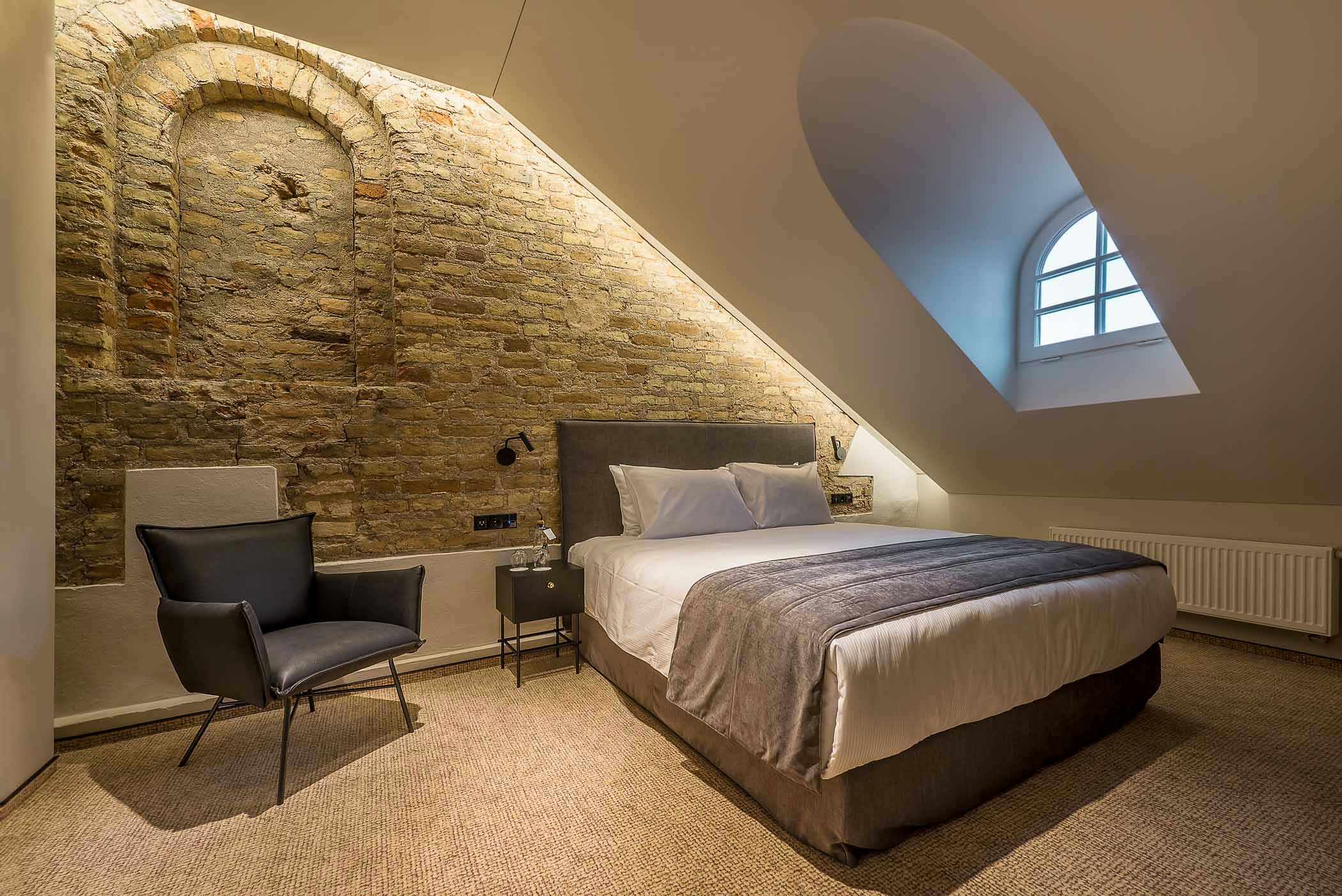 Artagonist Art Hotel 13/37