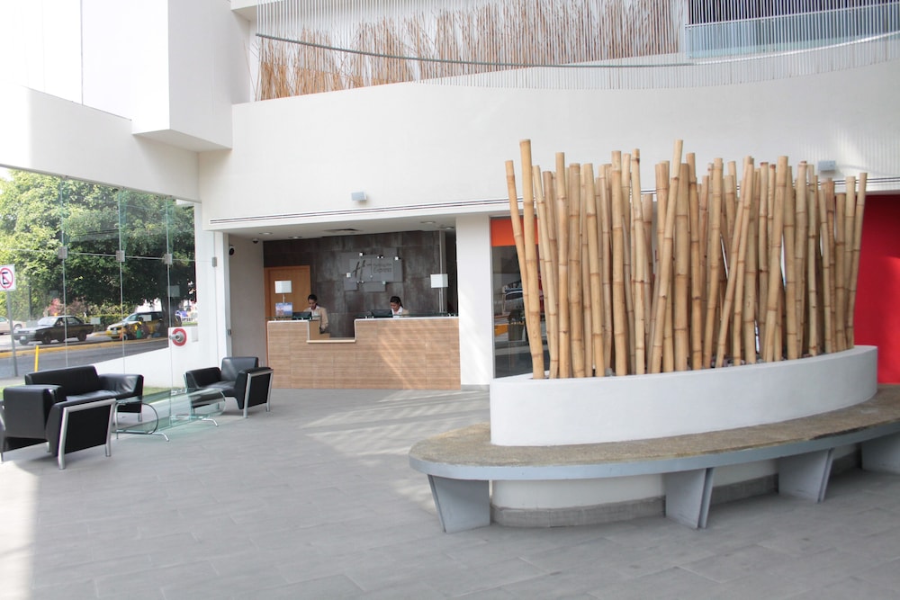 Holiday Inn Express Guadalajara Expo 10/72