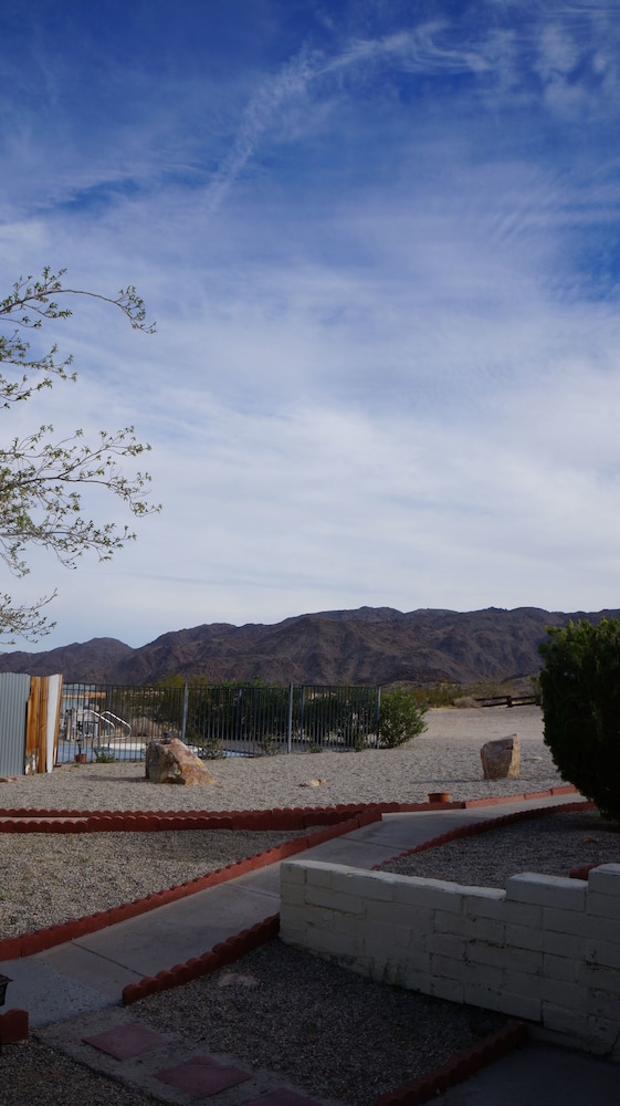 Harmony Motel 46/50