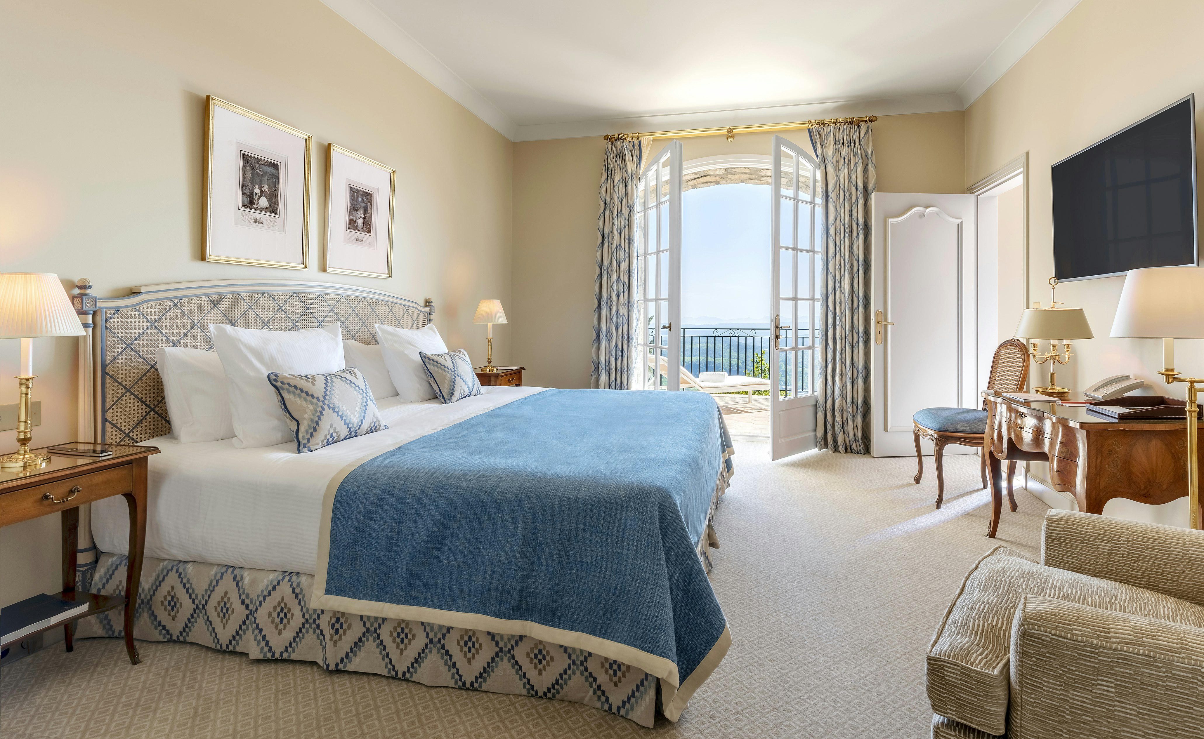 2 Bedrooms, Villa