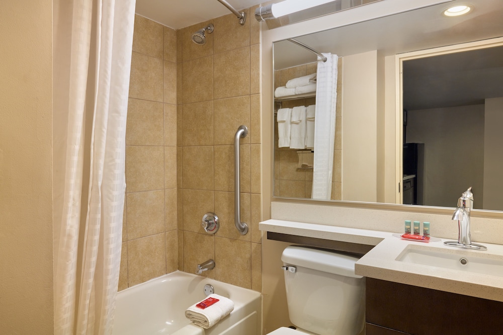 Candlewood Suites New York City- Times Square 47/50