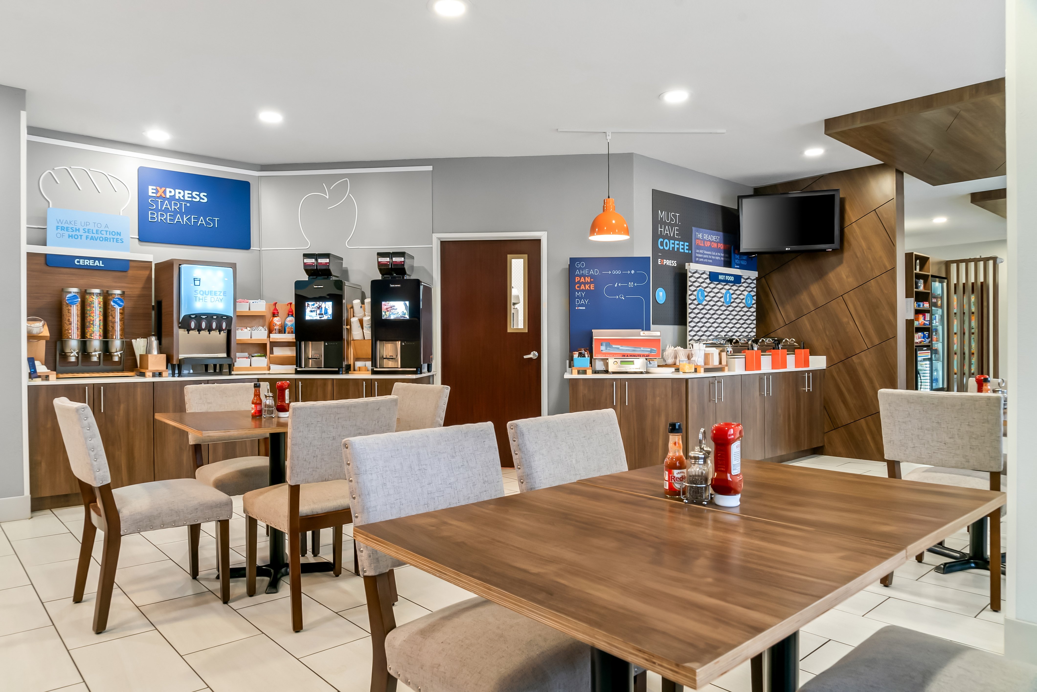 Holiday Inn Express Lapeer 54/71