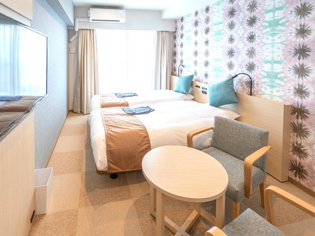 Moderate, Single, Twin Beds