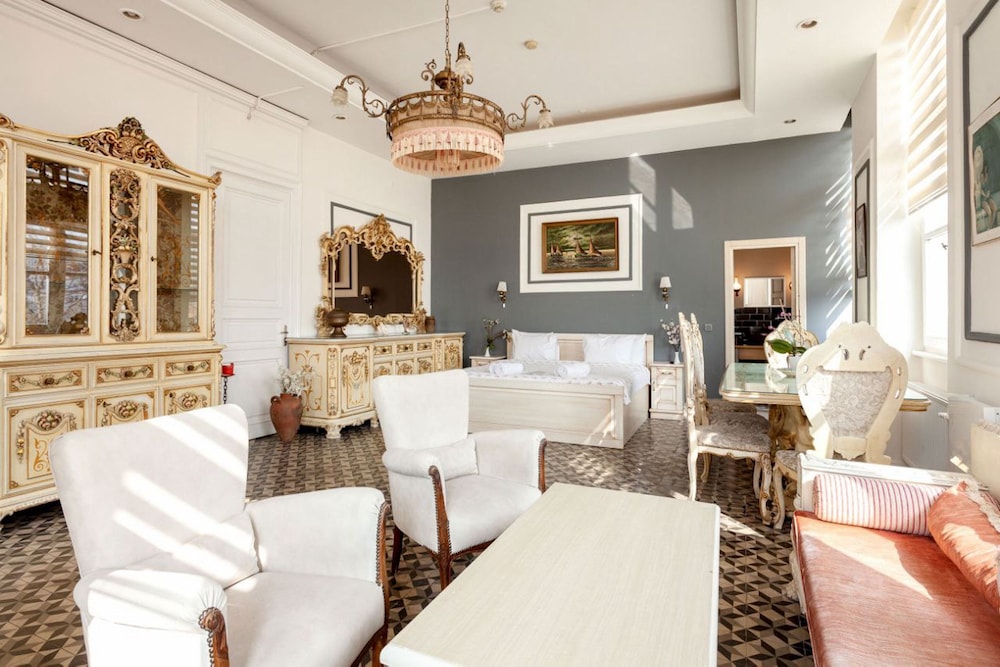 Cezayir Rooms 44/60