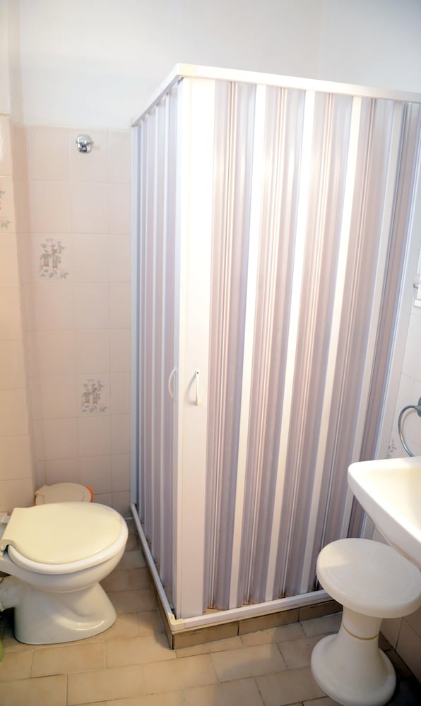 Anthemis Hotel 40/40