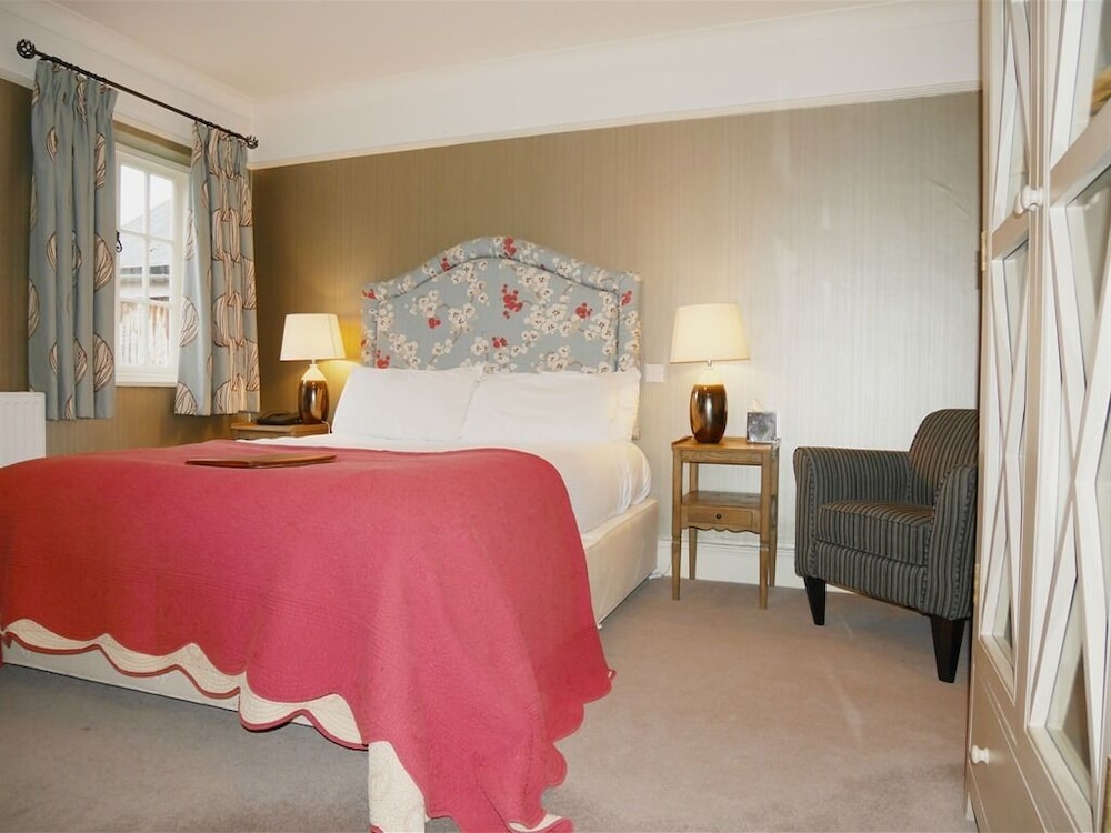 The Angel Hotel 9/50