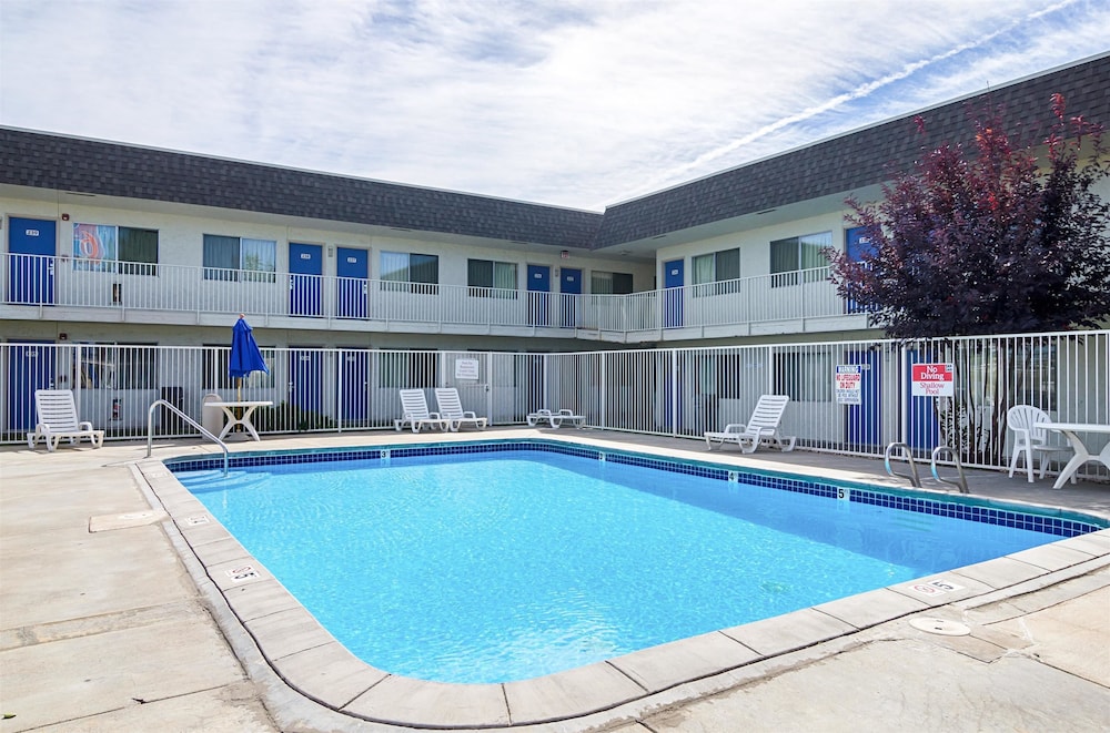 Motel6 Laramie, WY 49/52