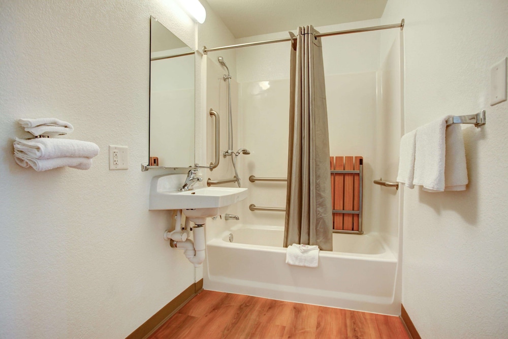 Motel6 Elkton, MD 54/55