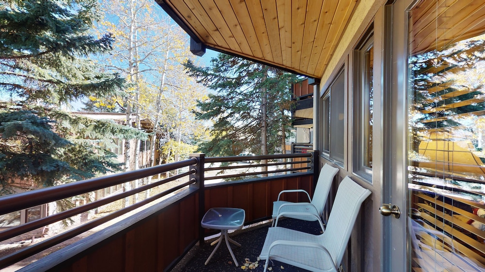 Laurelwood A Destination Residence 1/76