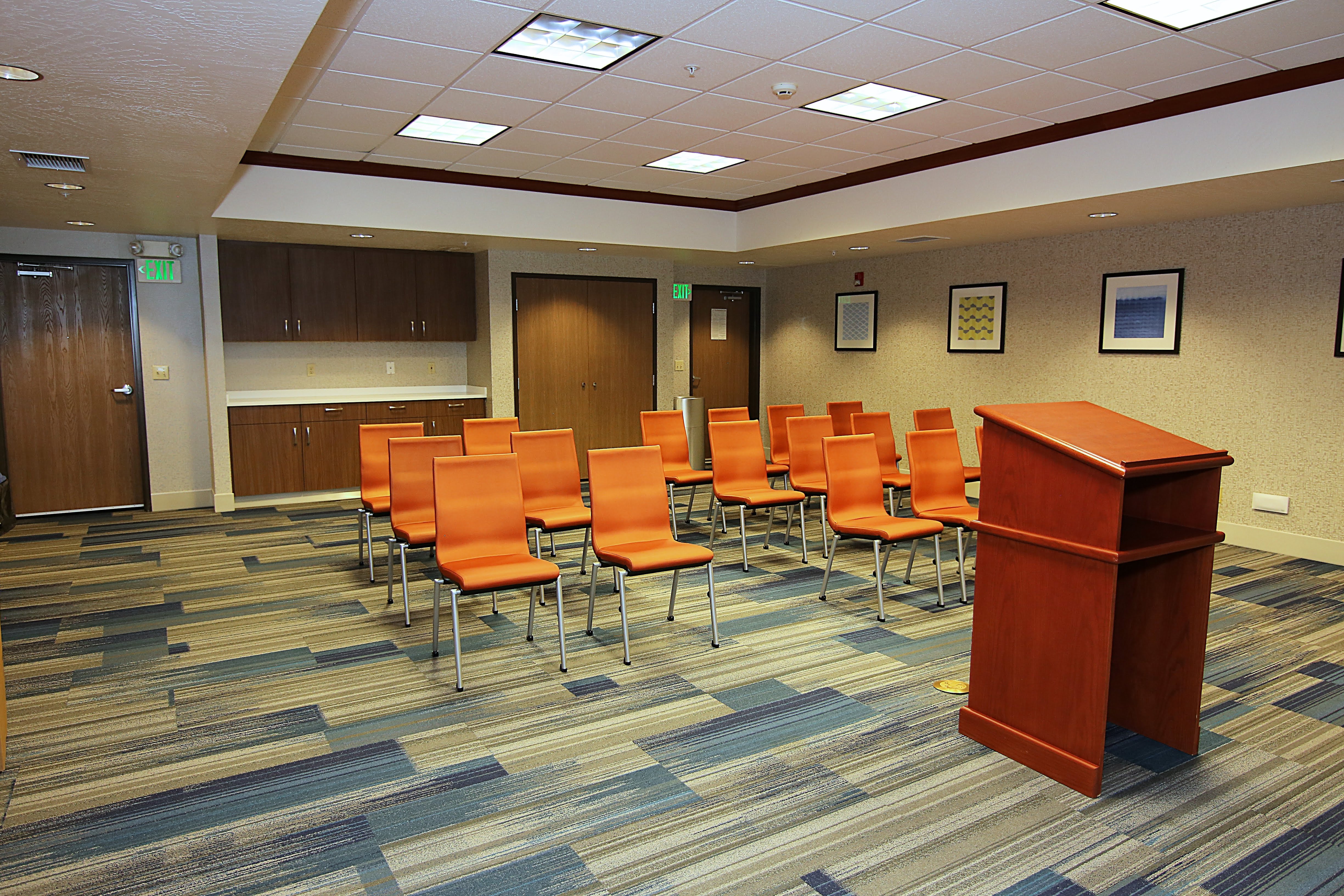 Holiday Inn Express Hotel And Suites Ashland 54/55