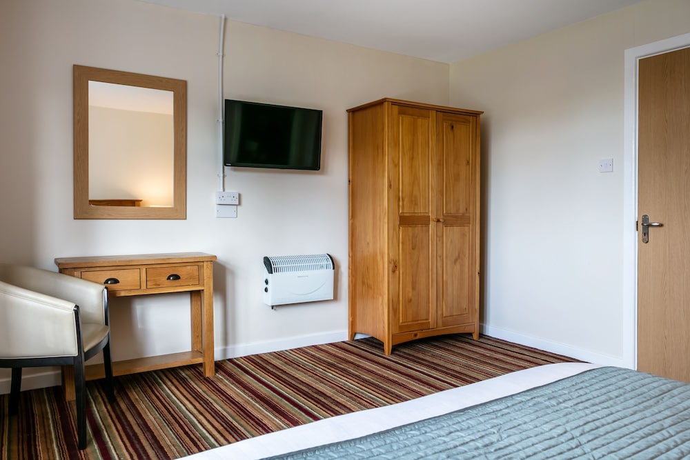 Roydon Marina Village Hotel 24/49