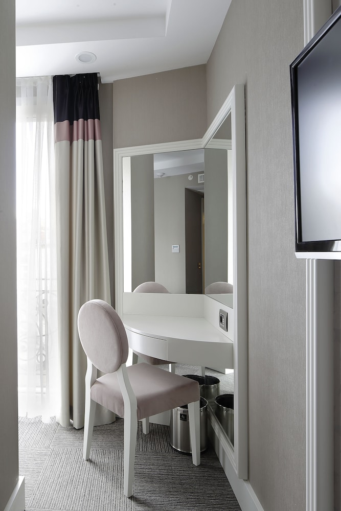 Mia Berre Hotels Istanbul 45/50