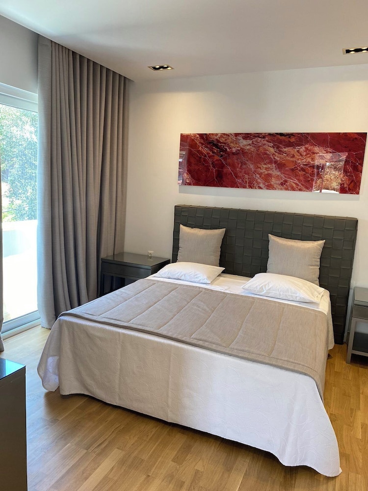 DESIGN, SUITE, TOP FLOOR