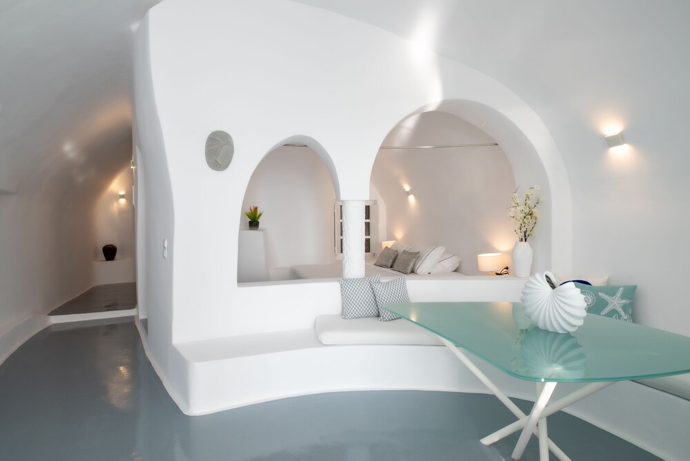 Heavens Edge Cliffside Villas & Suites 27/50