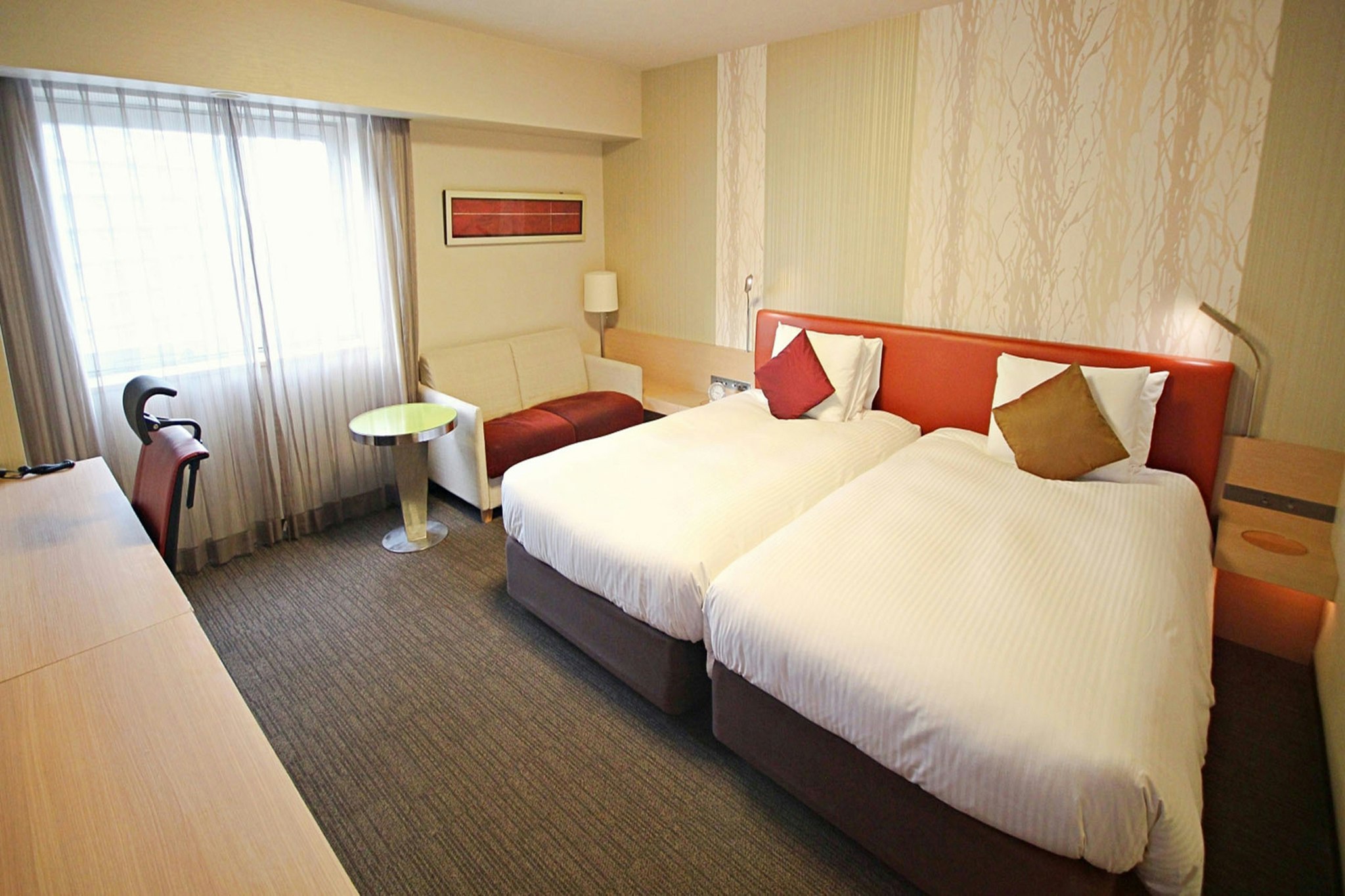 غرفة بسريرين منفصلين للمدخنين