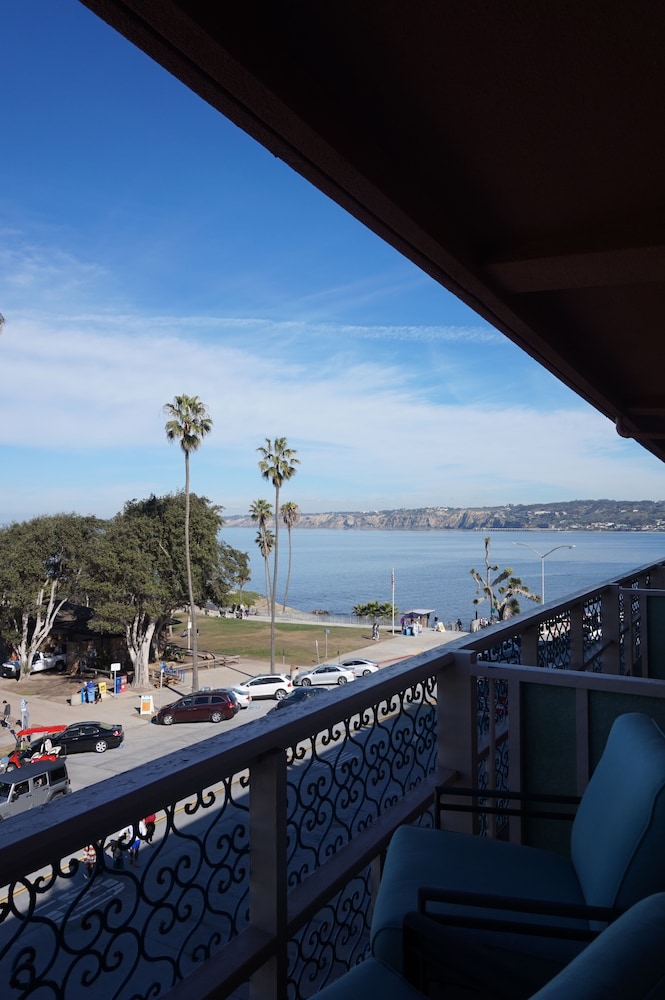 La Jolla Cove Suites 3/65