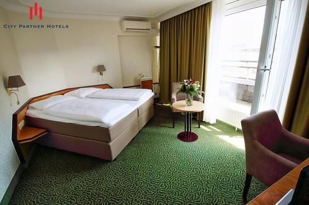 Hotel Senator Hamburg 9/35