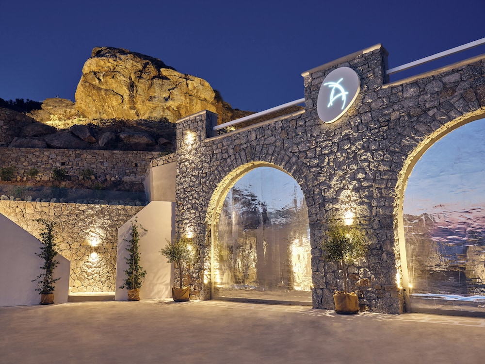 Arcs Boutique Villa Hotel 66/77