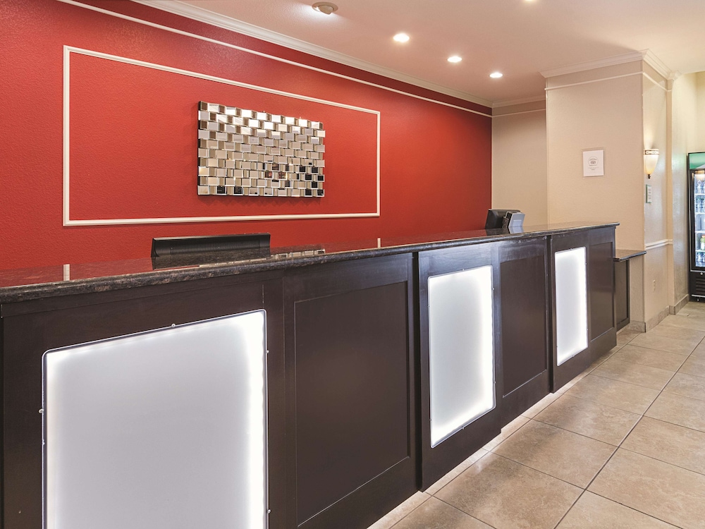 La Quinta Inn And Suites By Wyndham Waxahachie 6/40