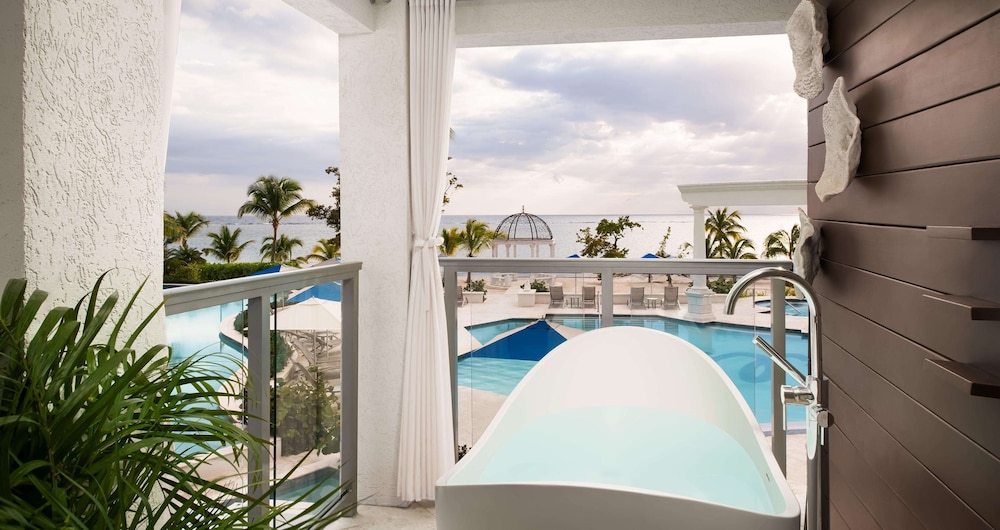 Sandals South Coast - Adults Only 36/70