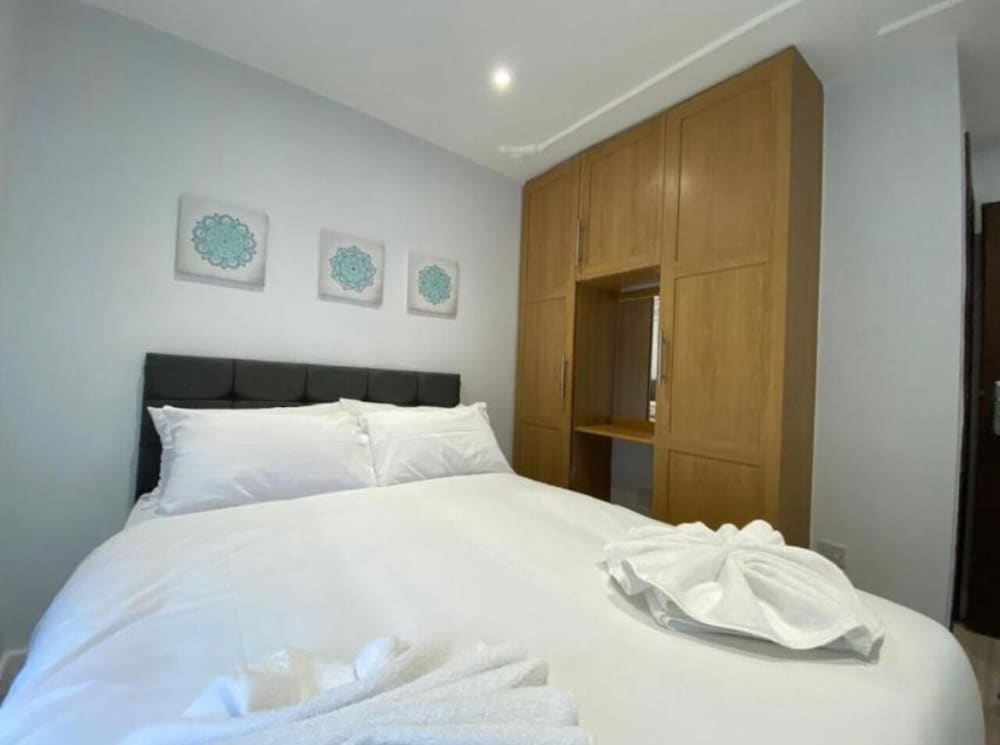LONDON PLAZA SERVICED APARTMENTS 14/52