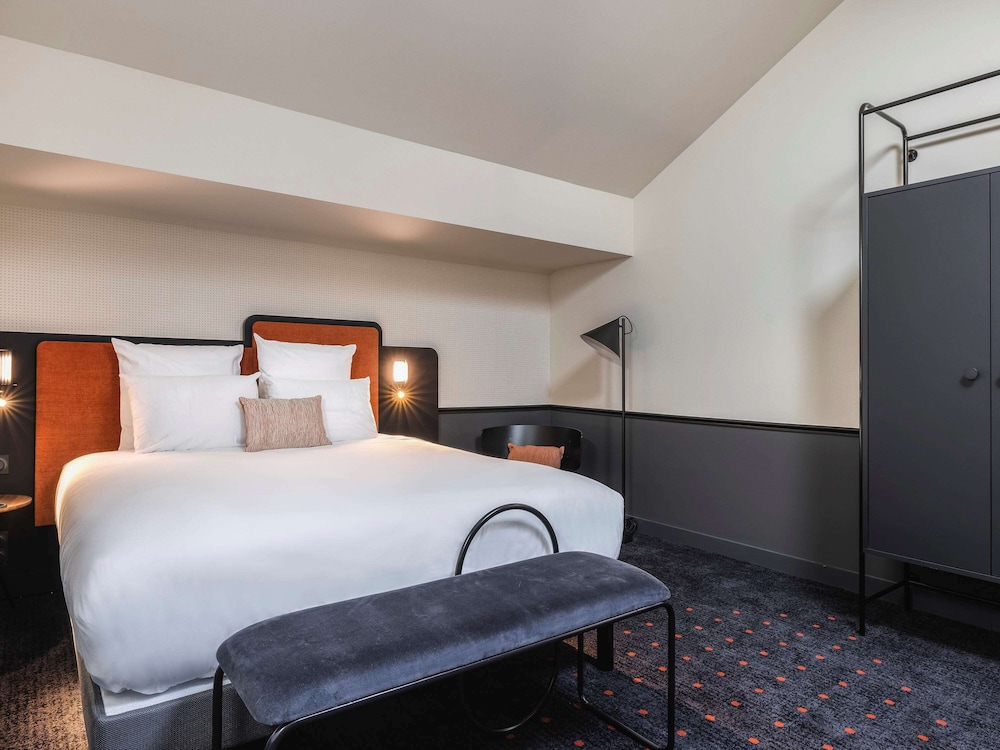 Connecting, Tribe, 2 Double Beds