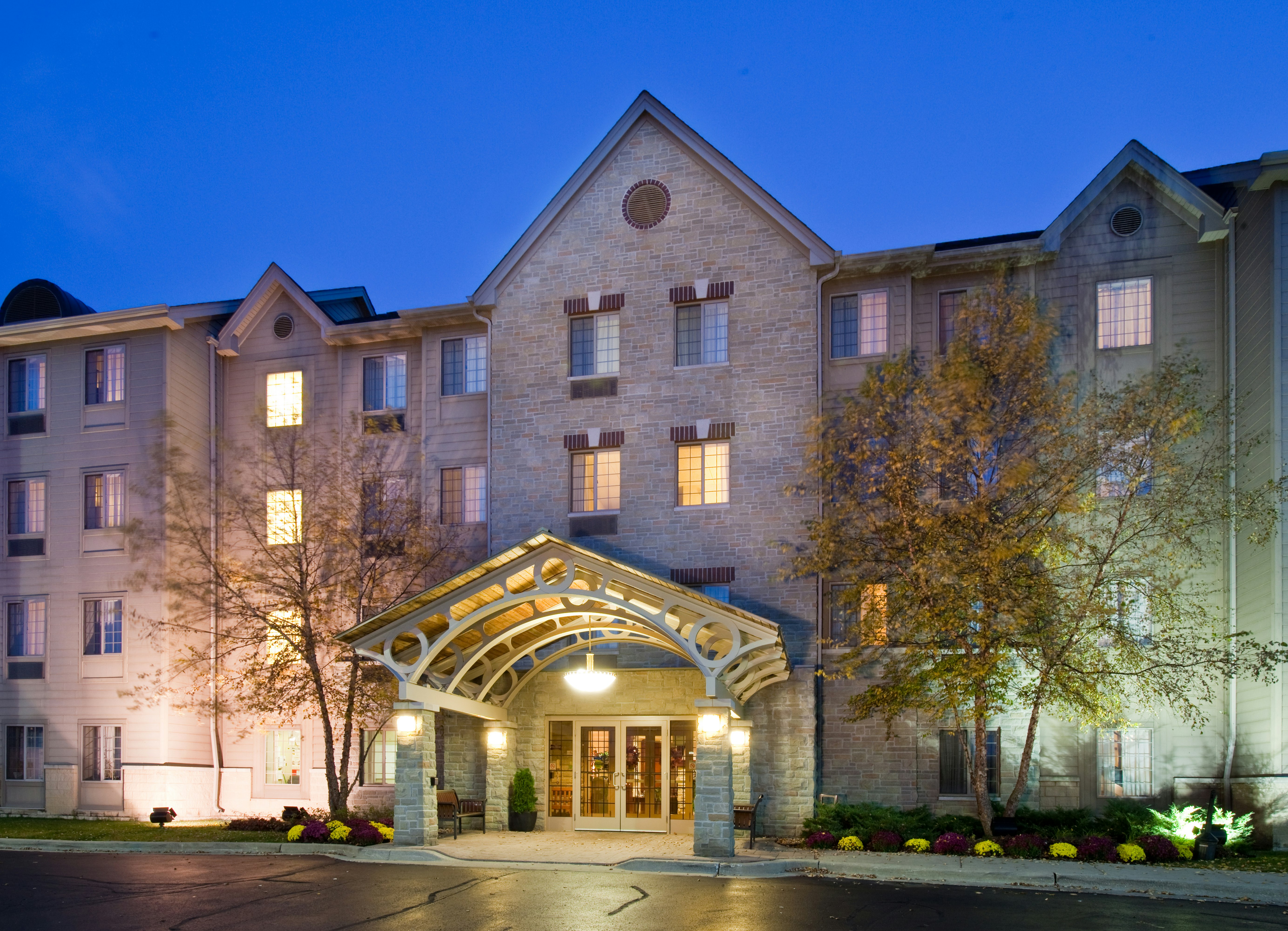 Staybridge Suites Chicago Oakbrook Terrace 4/64