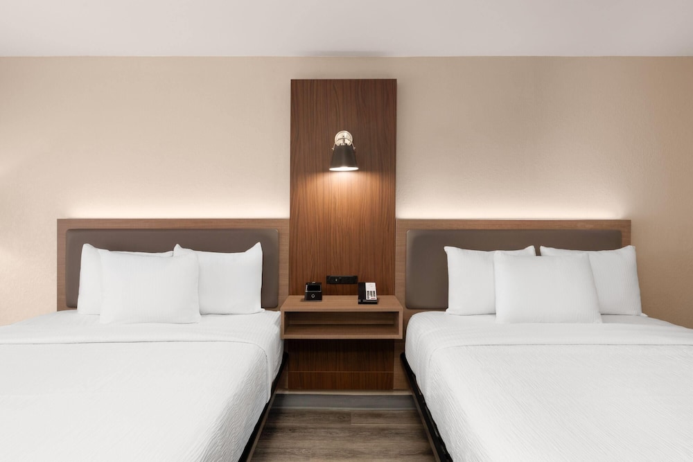 La Quinta Inn & Suites by Wyndham Bessemer 13/49