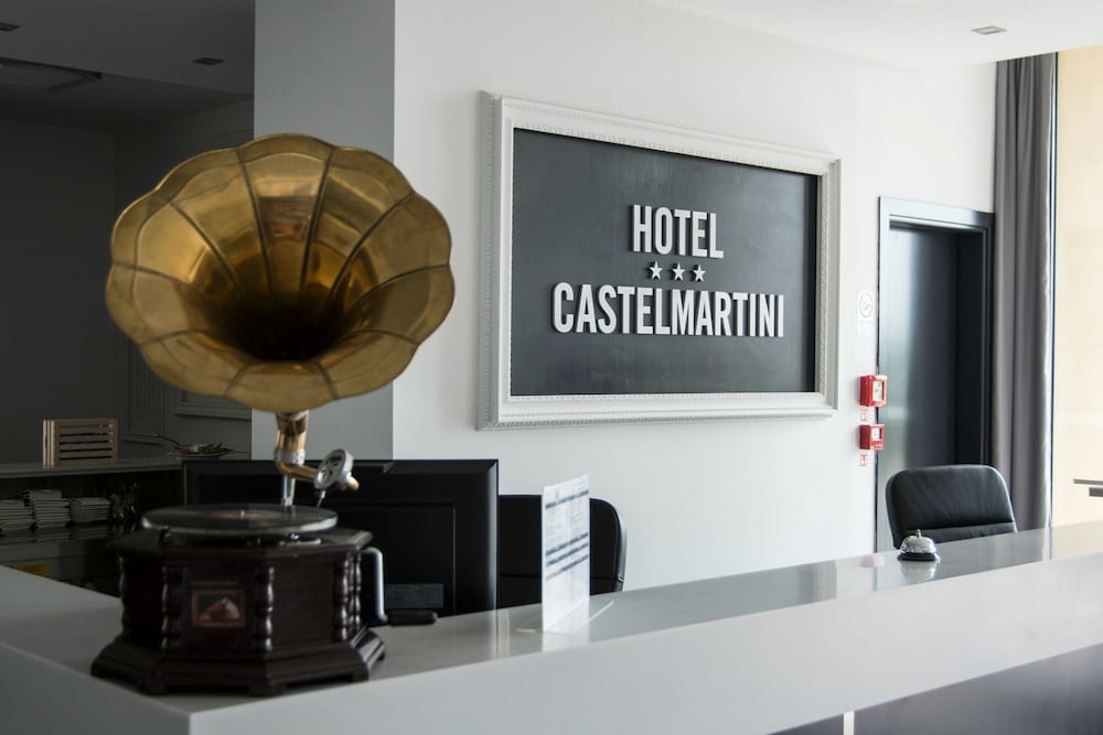 Castel Martini Wellness And Business Hotel 2/31