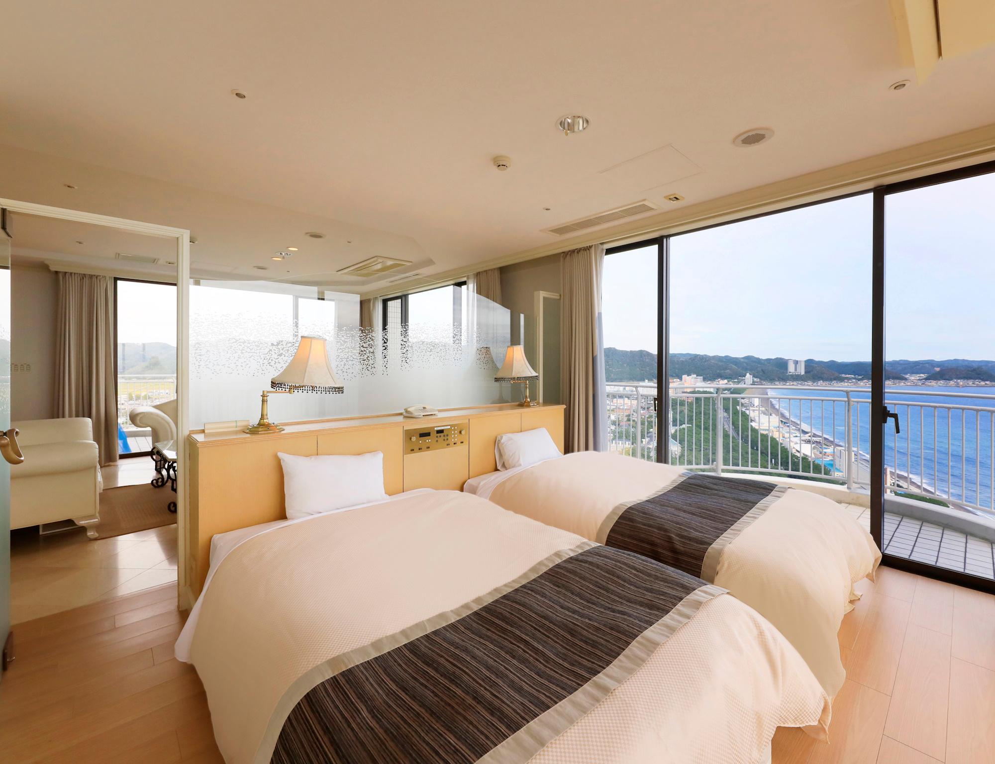Royal, Pine, Crest, Suite, 4 Beds, Ocean View